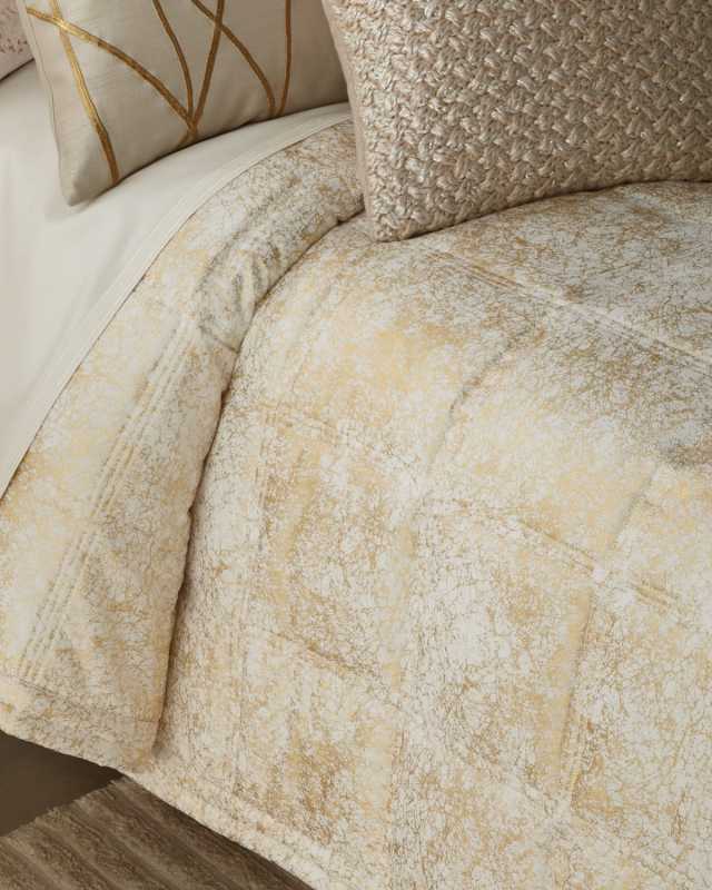 Metallic Textured Full/Queen Coverlet